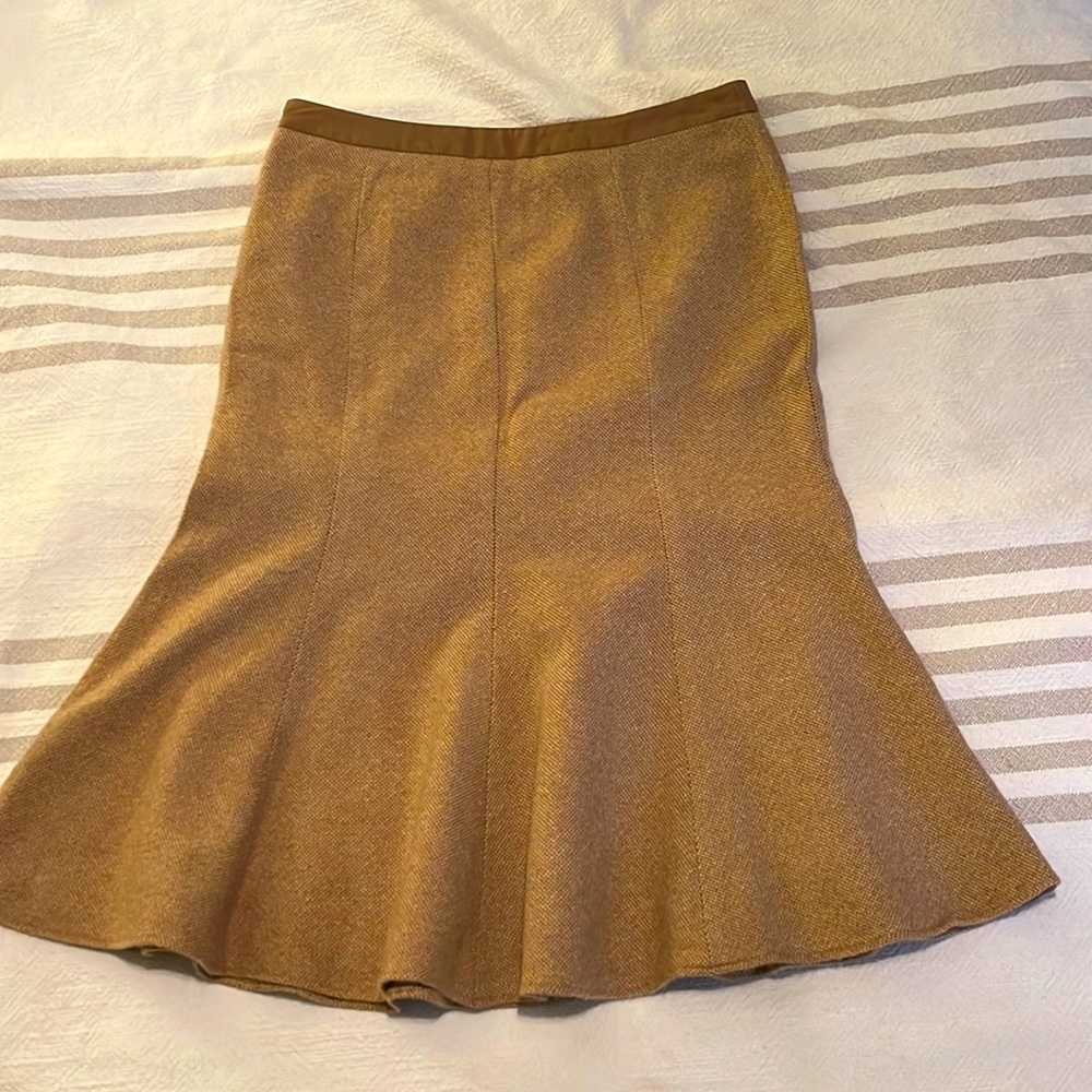 Banana Republic size 0 wool knee length skirt
